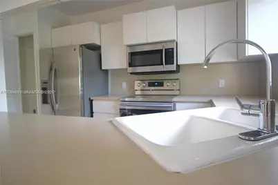 609 Puerta Ave, Coral Gables, FL 33143 - Photo 7
