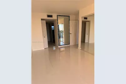 8100 Byron Ave #504, Miami Beach, FL 33141 - Photo 5