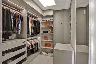 1100 Biscayne Blvd, Miami, FL 33132 - Photo 21