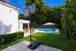 735 NE 72nd St, Miami, FL 33138 - Photo 11