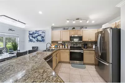 4258 NW 1st Dr, Deerfield Beach, FL 33442 - Photo 13