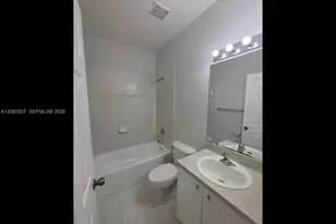 807 N Santa Catalina Cir, North Lauderdale, FL 33068 - Photo 23