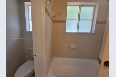 807 N Santa Catalina Cir, North Lauderdale, FL 33068 - Photo 27