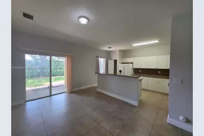 807 N Santa Catalina Cir, North Lauderdale, FL 33068 - Photo 13