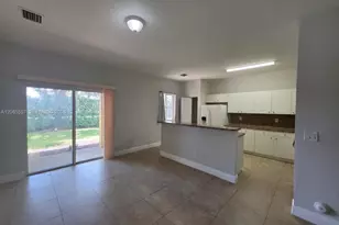 807 N Santa Catalina Cir, North Lauderdale, FL 33068 - Photo 13