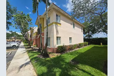 807 N Santa Catalina Cir, North Lauderdale, FL 33068 - Photo 5