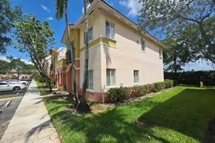807 N Santa Catalina Cir, North Lauderdale, FL 33068 - Photo 5