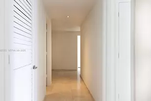 68 SE 6th St, Miami, FL 33131 - Photo 9