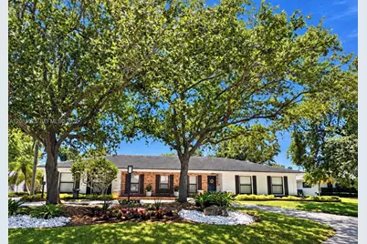 7440 SW 174th St, Palmetto Bay, FL 33157 - Photo 1