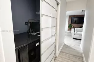 240 N 68th Ave, Hollywood, FL 33024 - Photo 17