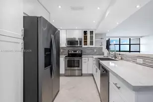 600 Parkview Dr, Hallandale Beach, FL 33009 - Photo 11
