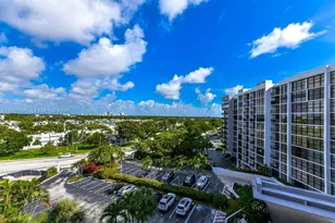 600 Parkview Dr, Hallandale Beach, FL 33009 - Photo 25