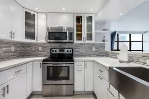 600 Parkview Dr, Hallandale Beach, FL 33009 - Photo 13