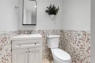 1020 Meridian Ave, Miami Beach, FL 33139 - Photo 19