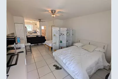 158 Ocean Dr #406, Miami Beach, FL 33139 - Photo 1