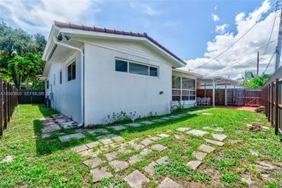 2161 NE 171st St, North Miami Beach, FL 33162 - Photo 31