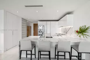 10203 Collins Ave, Bal Harbour, FL 33154 - Photo 11