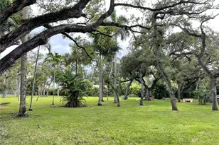 16851 NE 23rd Ave, North Miami Beach, FL 33160 - Photo 23