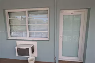 158 Ocean Dr, Miami Beach, FL 33139 - Photo 9