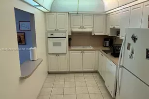 19390 Collins Ave, Sunny Isles Beach, FL 33160 - Photo 9