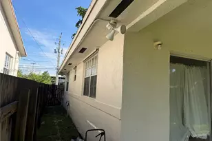 617 SW 1st St, Hallandale Beach, FL 33009 - Photo 3
