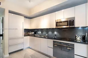 1010 Brickell Ave, Miami, FL 33131 - Photo 7