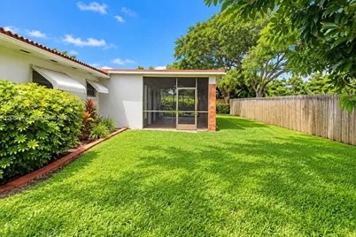 14961 Egan Ln, Miami Lakes, FL 33014 - Photo 5