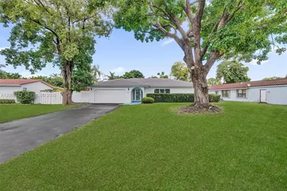 10601 NW 43rd Ct, Coral Springs, FL 33065 - Photo 5