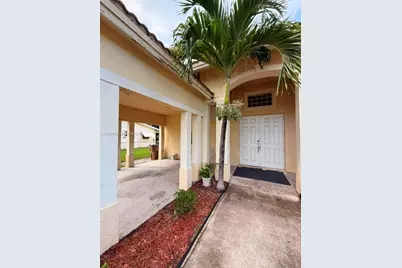 173 SW 3rd Ct, Deerfield Beach, FL 33441 - Photo 3