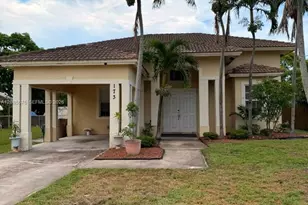 173 SW 3rd Ct, Deerfield Beach, FL 33441 - Photo 1