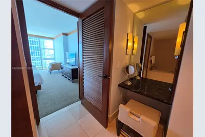 6801 Collins Ave #1014 Legal 1004 Door, Miami Beach, FL 33141 - Photo 23