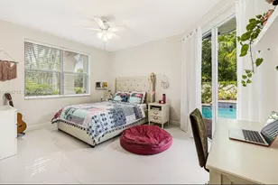 1604 Victoria Pointe Ln, Weston, FL 33327 - Photo 27
