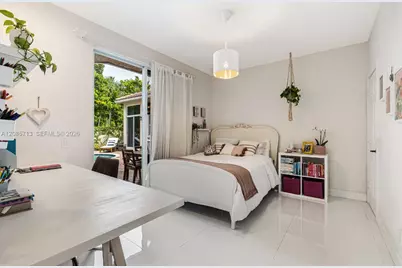 1604 Victoria Pointe Ln, Weston, FL 33327 - Photo 29
