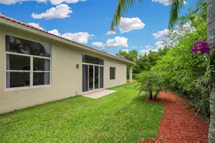 1604 Victoria Pointe Ln, Weston, FL 33327 - Photo 37