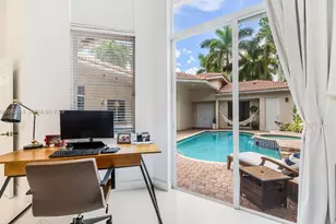1604 Victoria Pointe Ln, Weston, FL 33327 - Photo 23