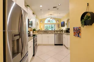22023 SW 95th Pl, Cutler Bay, FL 33190 - Photo 11