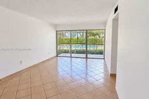 520 NE 38th St, Miami, FL 33137 - Photo 3