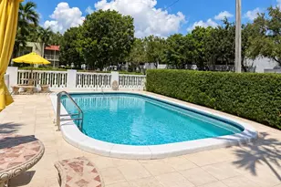 520 NE 38th St, Miami, FL 33137 - Photo 13