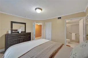 2298 NW 78th Ave, Pembroke Pines, FL 33024 - Photo 17