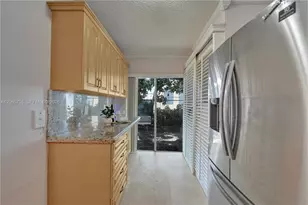 2298 NW 78th Ave, Pembroke Pines, FL 33024 - Photo 25