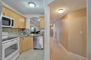 2298 NW 78th Ave, Pembroke Pines, FL 33024 - Photo 27