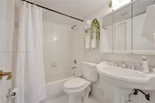 2298 NW 78th Ave, Pembroke Pines, FL 33024 - Photo 15