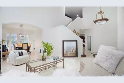 1606 Victoria Pointe Cir, Weston, FL 33327 - Photo 5