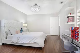 1606 Victoria Pointe Cir, Weston, FL 33327 - Photo 27