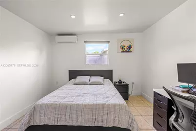 1126 E Hawthorne Cir, Hollywood, FL 33021 - Photo 23