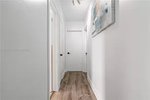 1126 E Hawthorne Cir, Hollywood, FL 33021 - Photo 17