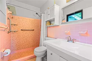 1126 E Hawthorne Cir, Hollywood, FL 33021 - Photo 21