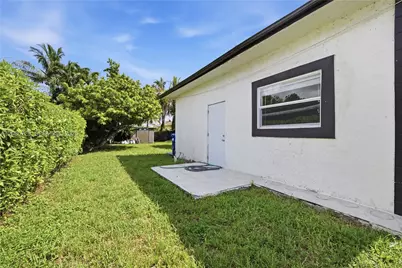 65 NW 118th St, Miami, FL 33168 - Photo 13
