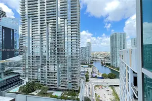 55 SE 6th St, Miami, FL 33131 - Photo 11