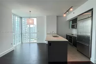 55 SE 6th St, Miami, FL 33131 - Photo 17